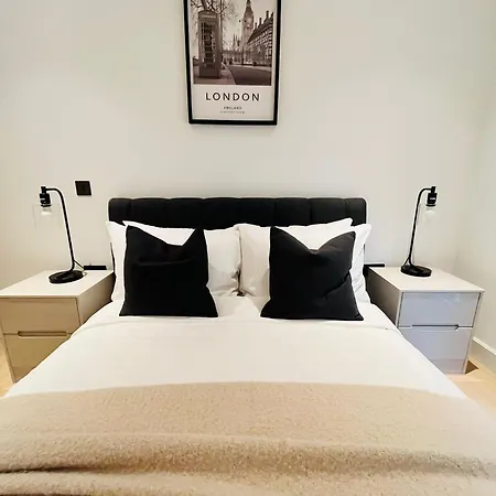 Executive Apt -Steps To Tube -Quick Access To Central London